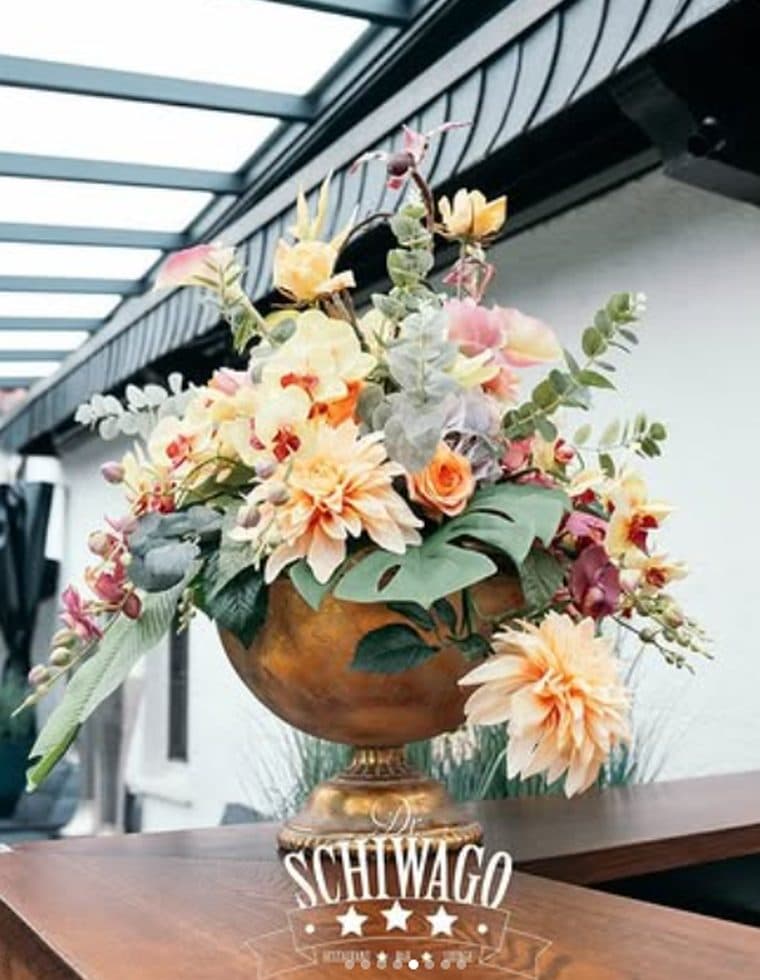 Blumenstrauß auf der Terrassenbar